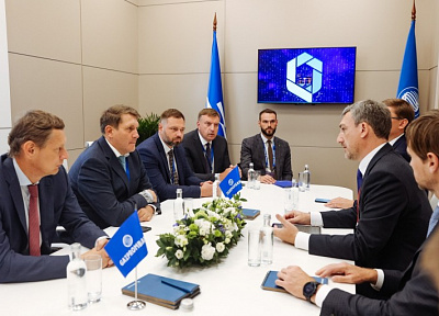 ВЭФ-2022: Василий Орлов подписал соглашение о сотрудничестве с Газпромбанком