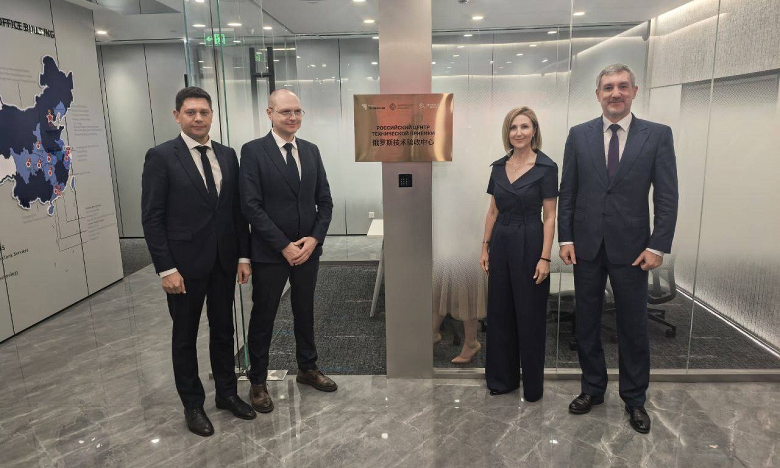 В Шанхае представил инвестиционный потенциал Амурской области, провел ряд встреч с инвесторами, заинтересованными в выходе на российский рынок.